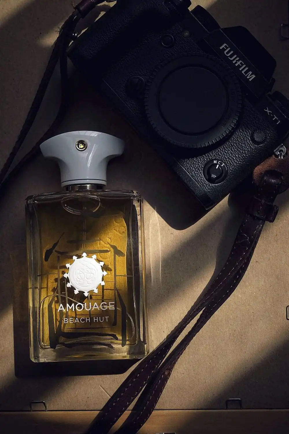 تصویر گالری عطر بیچ هات آمواج (Beach Hut Amouage) 3