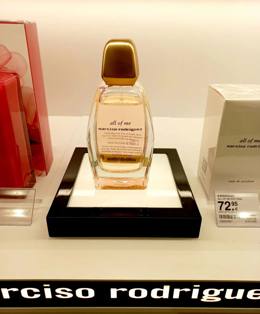 نمای 5 از عطر نارسیسو رودریگز آل آف می (All Of Me Narciso Rodriguez)