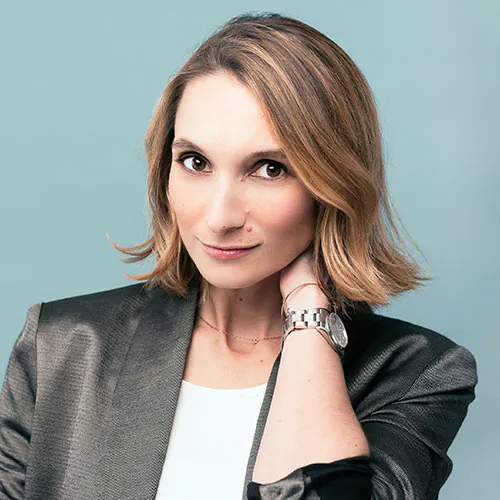 الکساندرا کارلین (Alexandra Carlin)