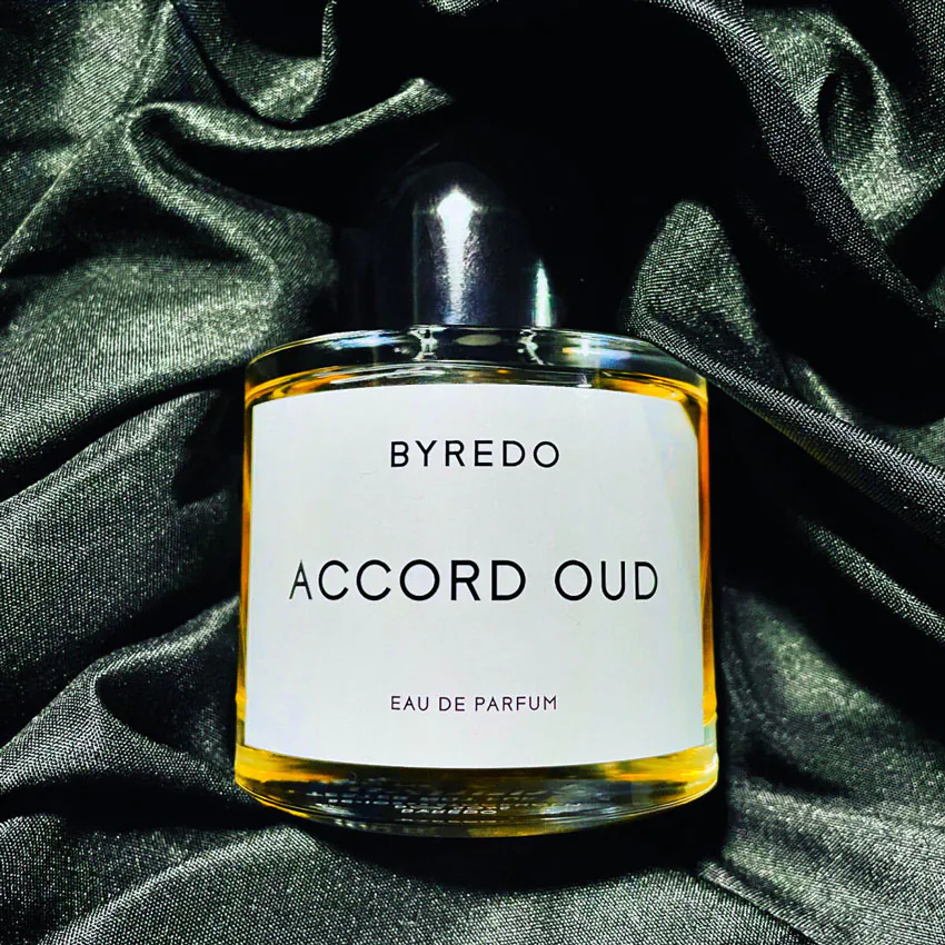 نمای 5 از عطر بایردو اکورد عود (Accord Oud Byredo)
