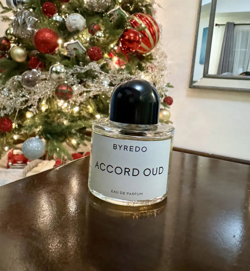نمای 2 از عطر بایردو اکورد عود (Accord Oud Byredo)
