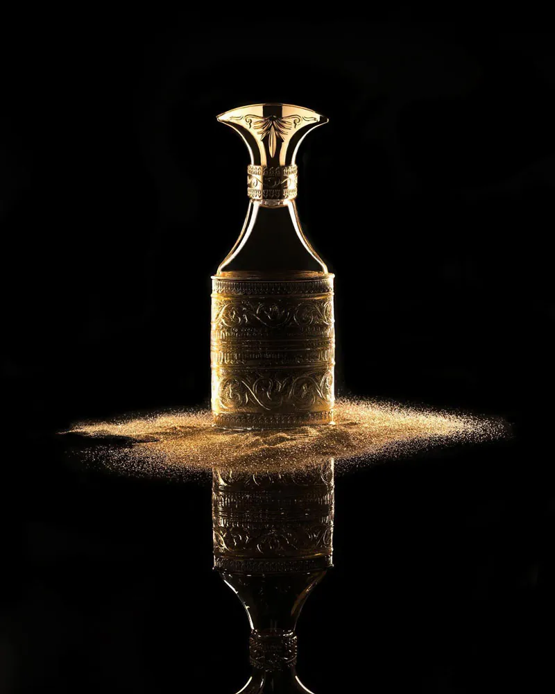 نمای 5 از عطر کریستال اند گلد من آمواج (Cristal & Gold Man Amouage)