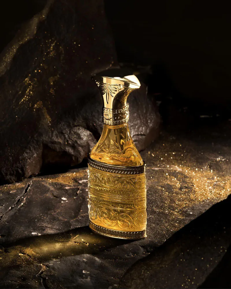 نمای 4 از عطر کریستال اند گلد من آمواج (Cristal & Gold Man Amouage)